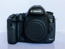 Canon EOS 5D Mark III DSLR camera