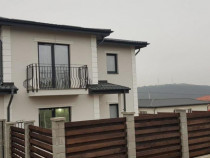 Vila, P+1E, 4cam, 2 bai, garaj incorporat, 2 terase ,balcon-