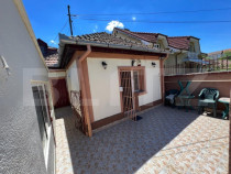 Casa de 8 camere, 190 mp, teren 360 mp, garaj, Lipovei