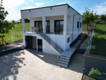 Casa 4 camere, 200 mp, 1050 mp teren, zona Ciurbesti