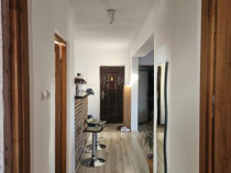 Apartament 3 camere, semidecomandat, cartier Turnisor