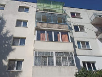 De închiriat apartament cu 3 camere în Sfântu Gheorghe