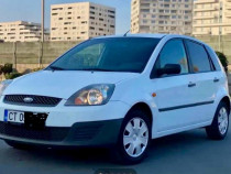 Ford fiesta masina