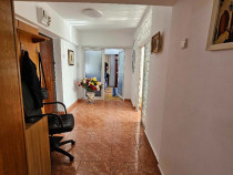 Apartament 3 camere INDEPENDENTEI