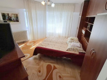 Apartament 3 camere INDEPENDENTEI UMF