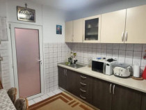 Apartament cu 3 camere - zona Racadau