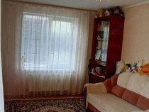 La vanzare un apartament spatios de 3 camere in zona 13 Septembrie