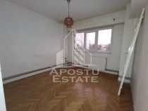 Apartament 3 camere, decomandat, centrala proprie, zona C...