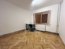 Apartament cu 3 camere, etajul 2, zona Sagului