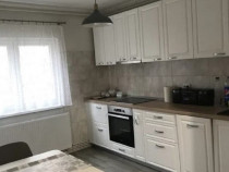 In centru pe Bulevardul Decebal ofer chirie Apartament 2 camere