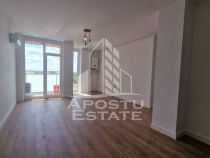 Apartament cu 2 camere si balcon, parcare inclusa, Toront...