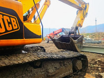 Excavator cu senile JCB JS240NL