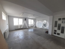 Spatiu comercial 100 mpu CURENT TRIFAZIC locuri parcare Laza