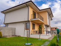 Vilă 4 camere,3 băi,birou,terasă,balcon,curte,260 mp comuna Berceni