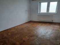 Apartament cu 3 camere, decomandat - zona Grivitei