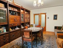 Apartament 4 camere , cu boxa, Bd.Traian- zona BCR
