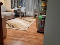 Apartament de 2 camere cu loc de parcare si curte zona colen