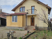 Casa deosebita, 128 mp, 569 mp teren, in Santionlunca