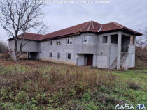 Cladire Multifunctionala, situata &icirc;n Arcani, Sat.Arcani