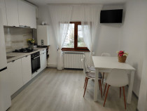 Apartament 2 cam dec, renovat complet – Micro 17, etaj ...