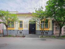 Apartament cu 4 camere de vânzare în zona Ultracentral