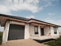 Casă / Vilă cu 4 camere de vânzare