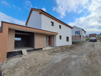 Casa cuplata prin garaj 23 mp, sup. totala 147 mp P+E in Chinteni