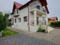 Casa cu 5 camere, 198 mp, 600 mp teren, in cartierul Primave
