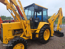 Buldoexcavator massey ferguson 4*4