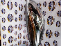 Far dreapta cu lupa Ford Fiesta 2017