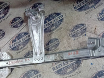 Macara geam dreapta fata Dacia Sandero 2 2018