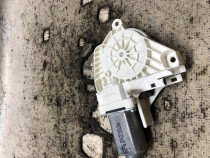 Motoras macara stanga spate Audi Q3 2013