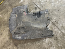 Scut cutie Mercedes C-Class W203 2004