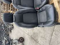 Scaun fata dreapta Land Rover Discovery 2.0 Motorina 2017