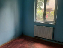 Apartament cu 2 camere, semidecomandat - zona Tractorul