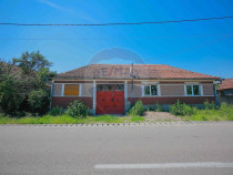 Casă cu 3 camere și teren 4,342 mp de v&acirc;nzare &icirc;n Vale...