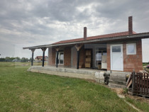 Casa la roșu 3 camere, 144 mp, 584 mp teren, zona Cionchest