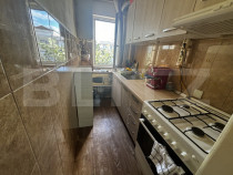 Apartament de vanzare, cu 3 camere, zona Micro 14