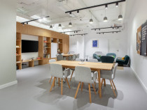 Spațiu de birou frumos proiectat pentru 5 persoane în Spaces Expo