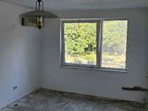 Apartament 2 camere, semidecomandat - zona Garii