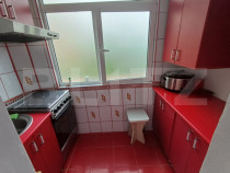 Apartament de vanzare, cu 3 camere, 70 mp, zona Revolutiei