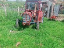 Tractor Fordson în 3 pistoane