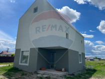 Casă / Vilă cu 4 camere de v&acirc;nzare