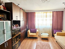 Apartament 4 camere decomandate, zona Petrodava