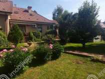 Casa cu 6 camere si 961 mp teren in zona Trei Stejari din Si