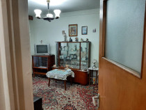 Apartament 2 camere,confort 2,nedecomandat,etajul 4/4,zona Cameliei