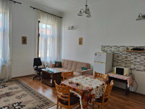Inchiriez Apartament 4camere 120mp intre Gara centrala si magazin Cris