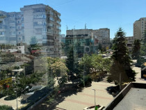 Închiriez apartament 2 camere, central, Pitești strada I.C.Bratianu