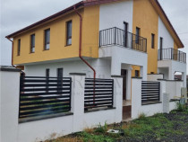 Duplex finalizat - bine compartimentat - toate utilitatile -