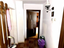 Apartament 3 camere, 77 mp, parțial mobilat, decomandat